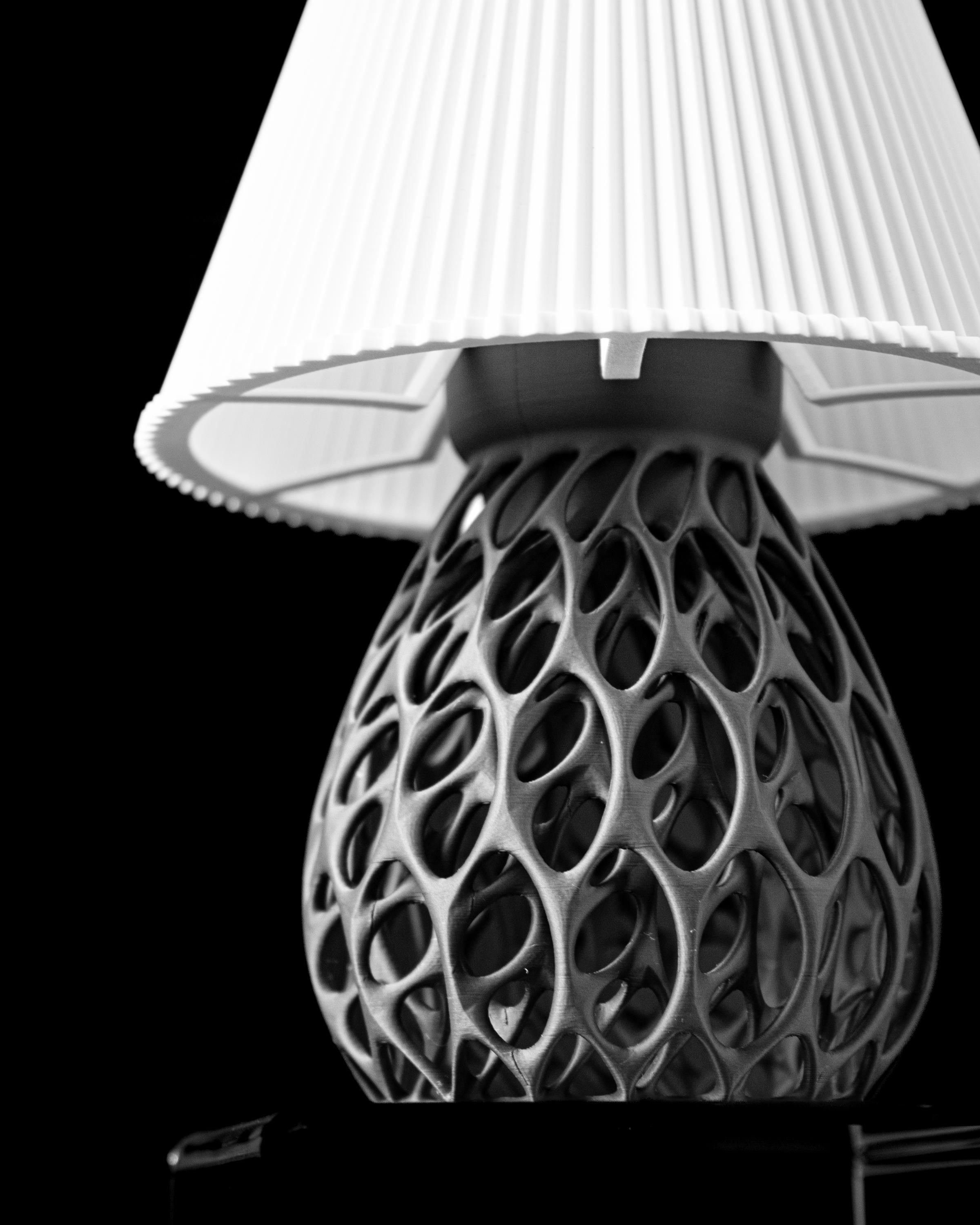 INVADER 02 - 3D Printed Sculptural Table Lamp – Organic Oval Lattice, Matte Grey Design (etsy image id: 7913100711)
