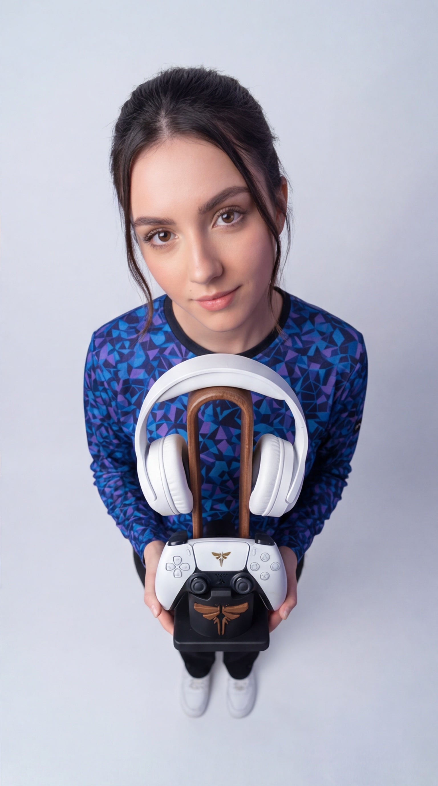 The Last Of Us Playstation And Xbox Gamepad Stand